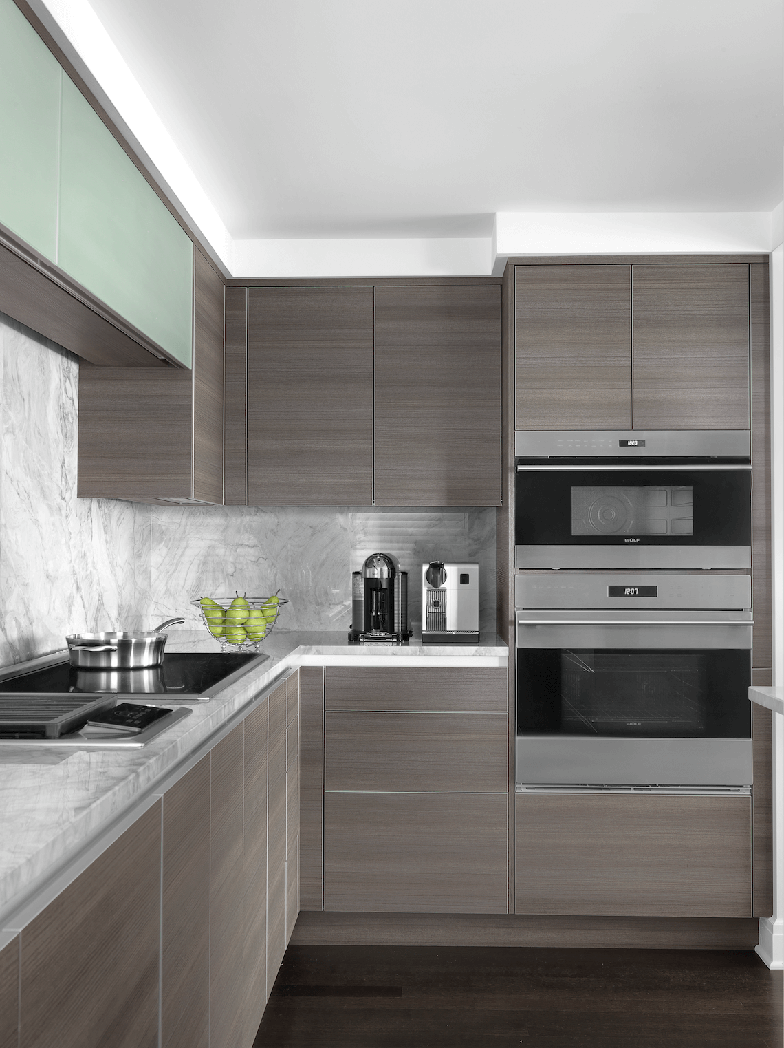 Modern Kitchen / Designer Appliances