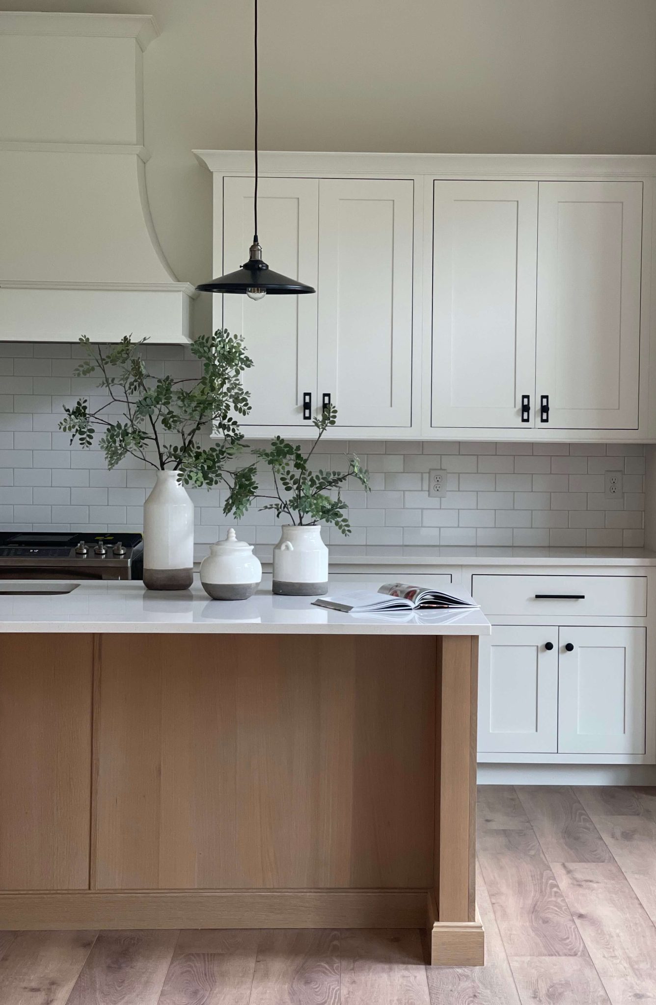 Maximize Space With White Oak Cabinets